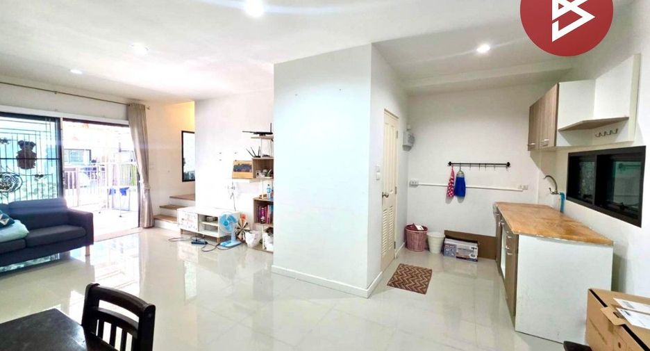 For sale 3 bedrooms townhouse in Mueang Chon Buri, Chonburi