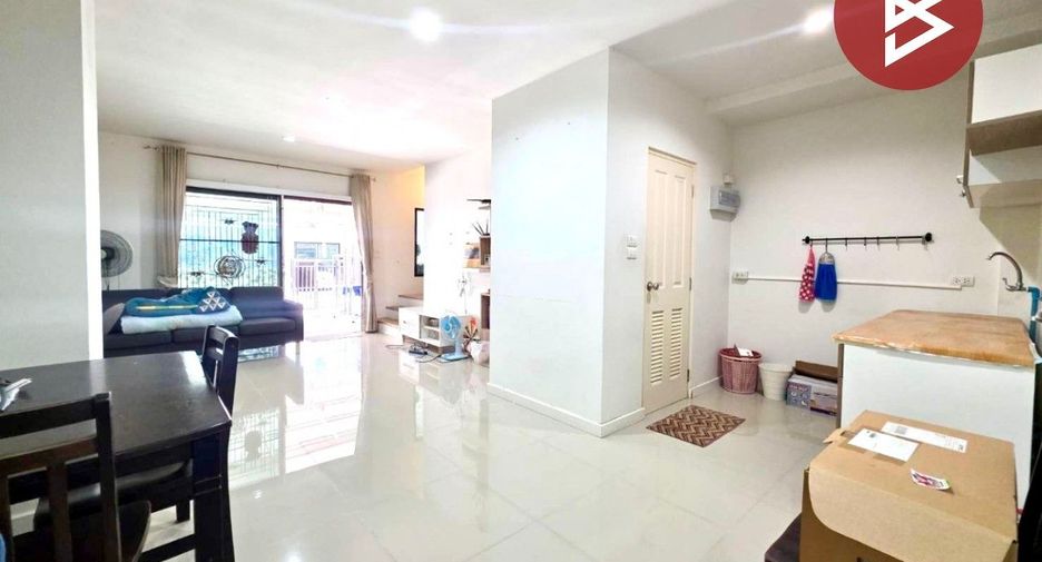 For sale 3 bedrooms townhouse in Mueang Chon Buri, Chonburi