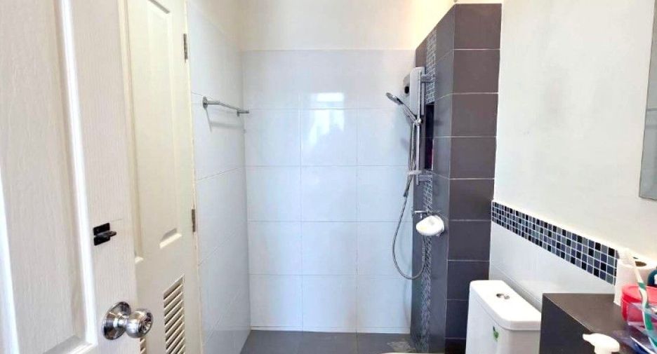 For sale 3 bedrooms townhouse in Mueang Chon Buri, Chonburi