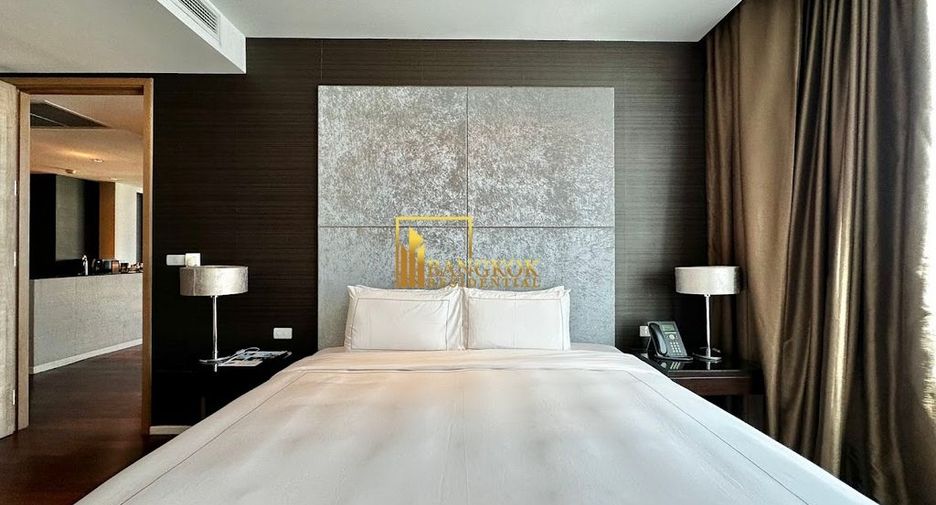 For rent 2 bedrooms serviced apartment in Watthana, Bangkok