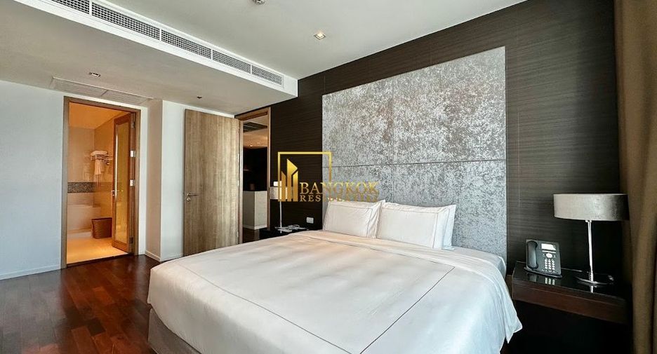 For rent 2 bedrooms serviced apartment in Watthana, Bangkok