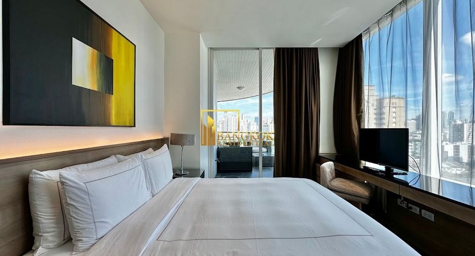 For rent 2 bedrooms serviced apartment in Watthana, Bangkok