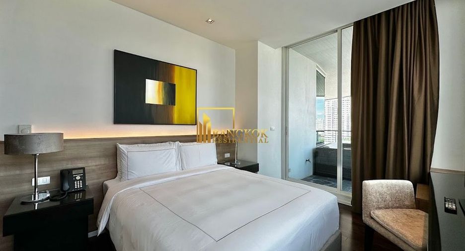 For rent 2 bedrooms serviced apartment in Watthana, Bangkok