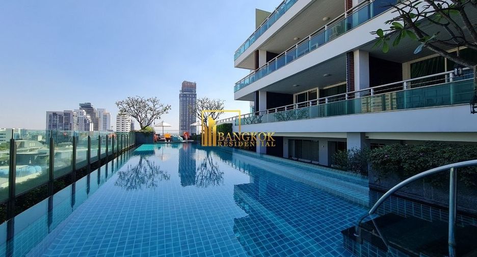 For rent 2 bedrooms serviced apartment in Watthana, Bangkok