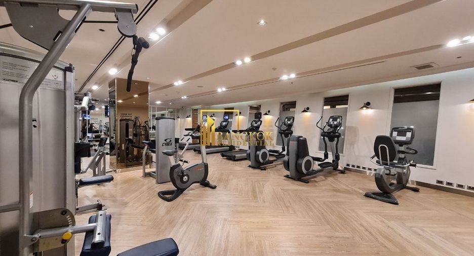 For rent 2 bedrooms serviced apartment in Watthana, Bangkok