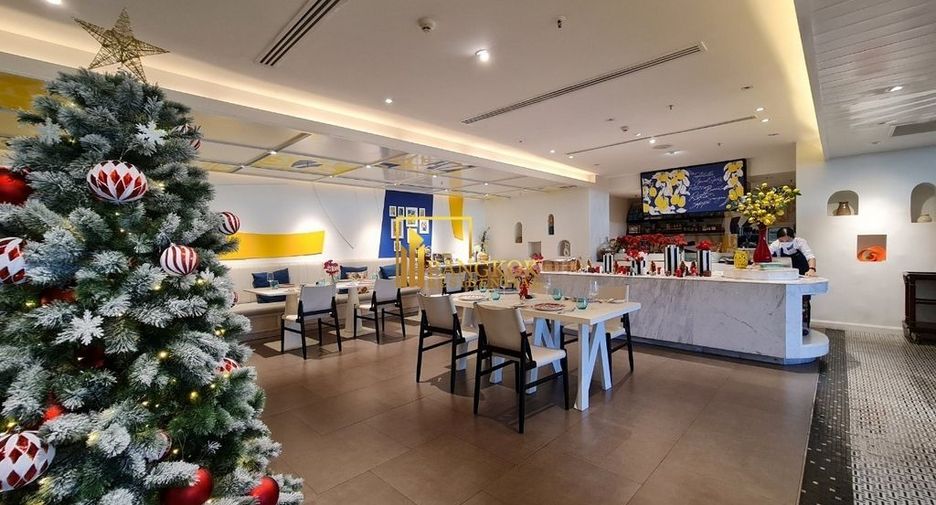 For rent 2 bedrooms serviced apartment in Watthana, Bangkok