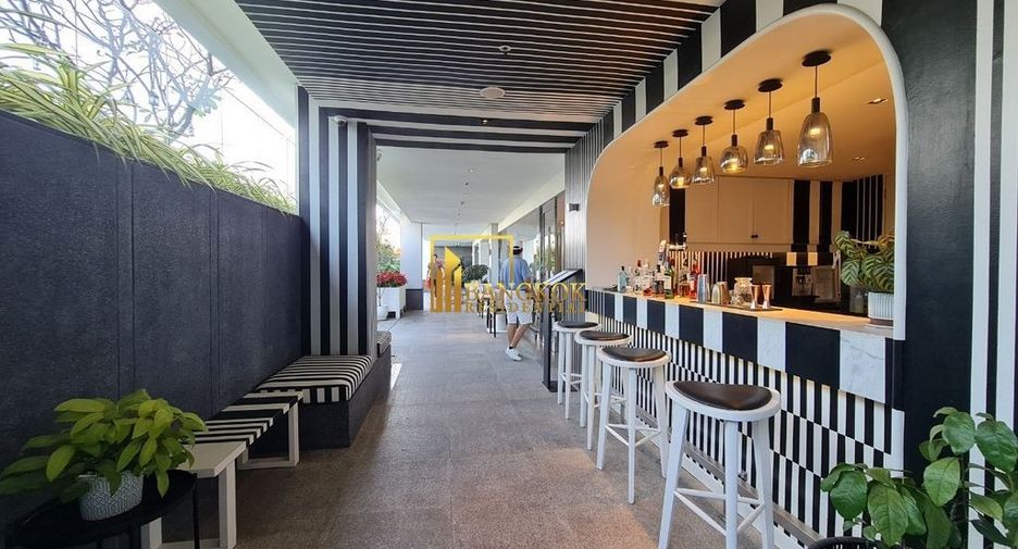 For rent 2 bedrooms serviced apartment in Watthana, Bangkok