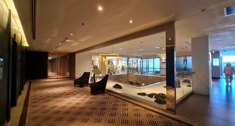 For rent 2 bedrooms serviced apartment in Watthana, Bangkok
