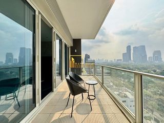 À louer 2 chambres condo à Pathum Wan, Bangkok