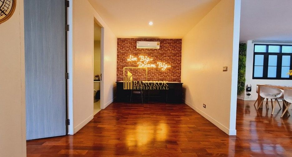 Condo en alquiler de 3 habitaciones en Pathum Wan, Bangkok
