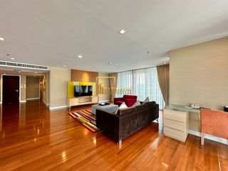 For rent 3 ベッドルーム serviced apartment in Pathum Wan, Bangkok