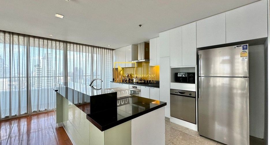 For rent 3 ベッドルーム serviced apartment in Pathum Wan, Bangkok