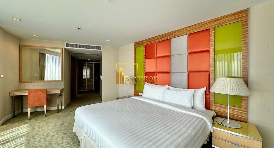 For rent 3 ベッドルーム serviced apartment in Pathum Wan, Bangkok