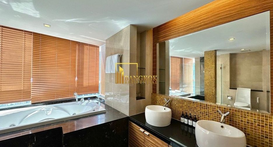 For rent 3 ベッドルーム serviced apartment in Pathum Wan, Bangkok