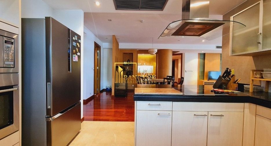 For rent 3 bedrooms condo in Watthana, Bangkok