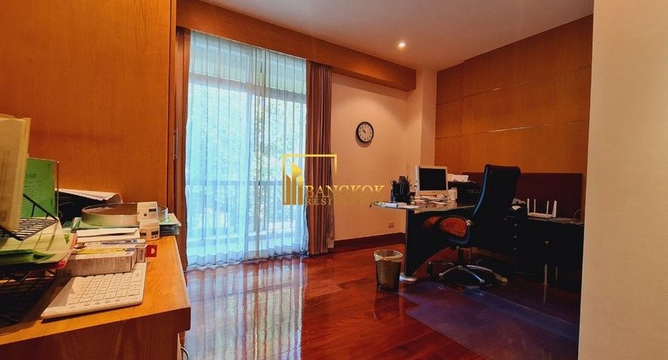 For rent 3 bedrooms condo in Watthana, Bangkok
