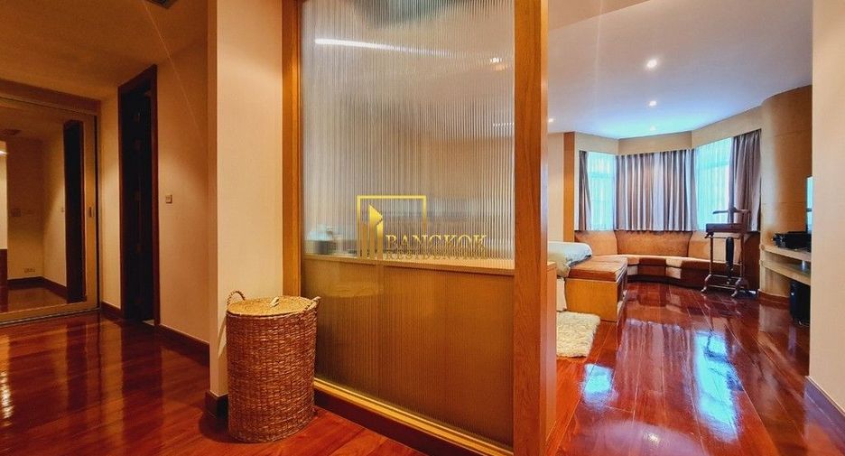For rent 3 bedrooms condo in Watthana, Bangkok