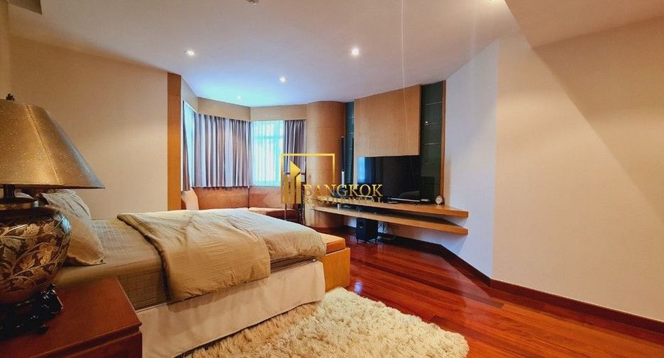For rent 3 bedrooms condo in Watthana, Bangkok