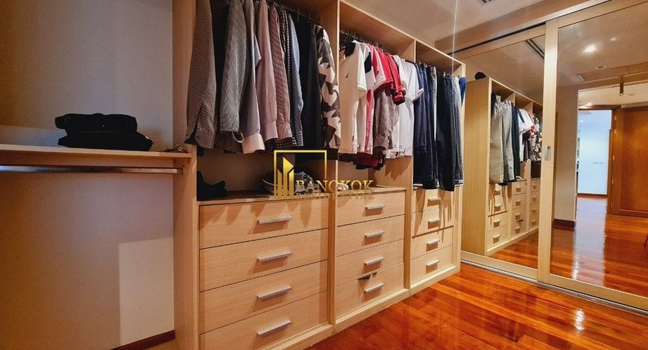 For rent 3 bedrooms condo in Watthana, Bangkok