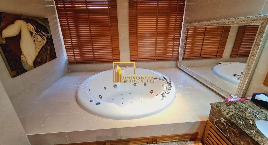For rent 3 bedrooms condo in Watthana, Bangkok