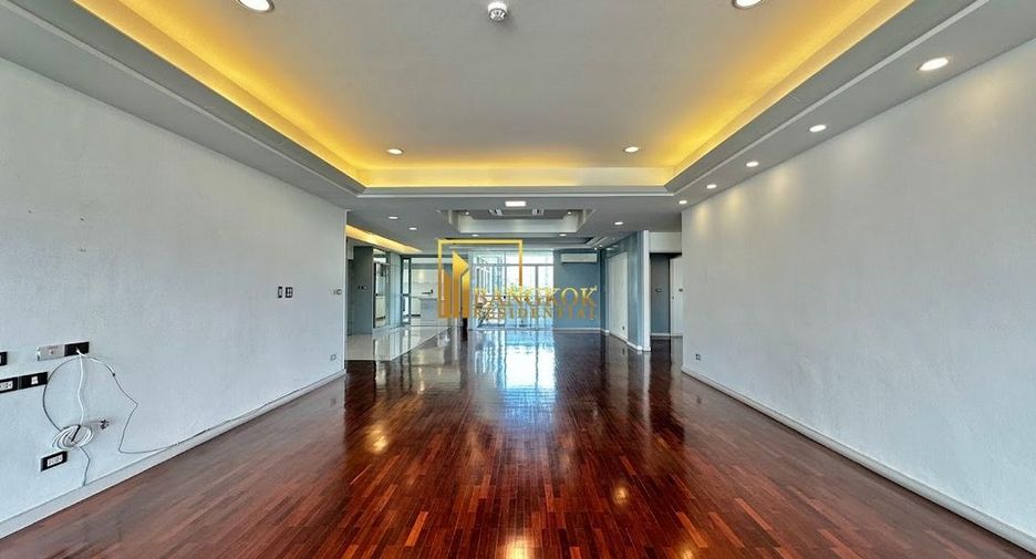 À louer 4 chambres condo à Watthana, Bangkok
