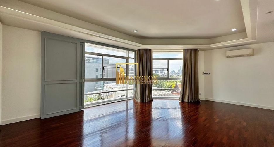 À louer 4 chambres condo à Watthana, Bangkok