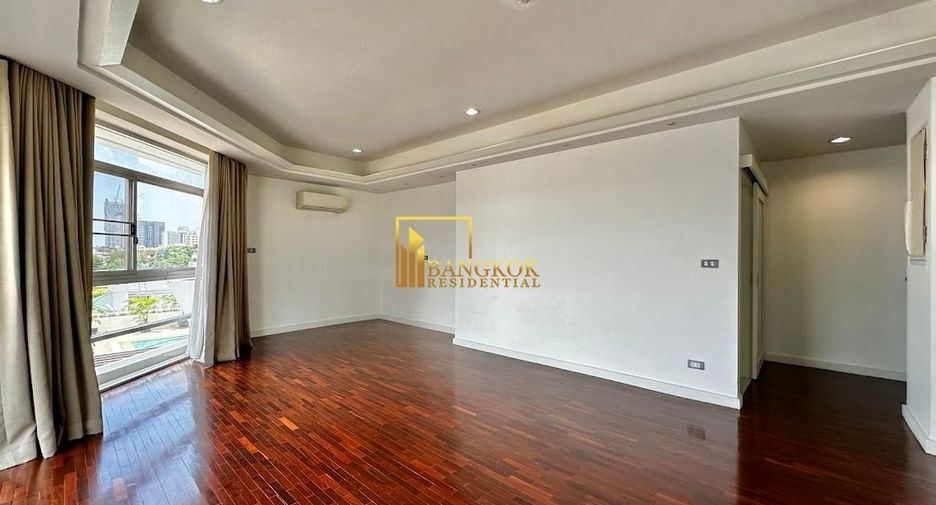 À louer 4 chambres condo à Watthana, Bangkok