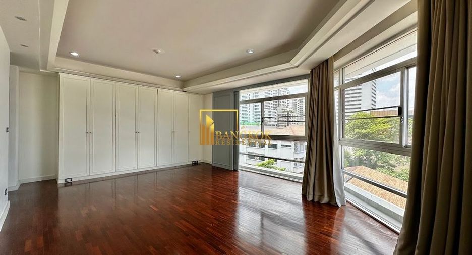 À louer 4 chambres condo à Watthana, Bangkok