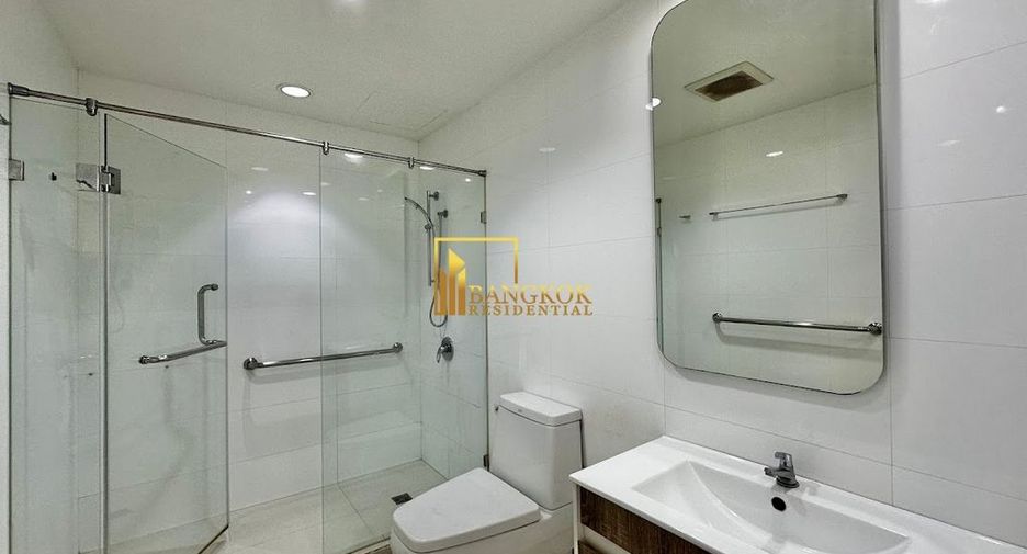 À louer 4 chambres condo à Watthana, Bangkok