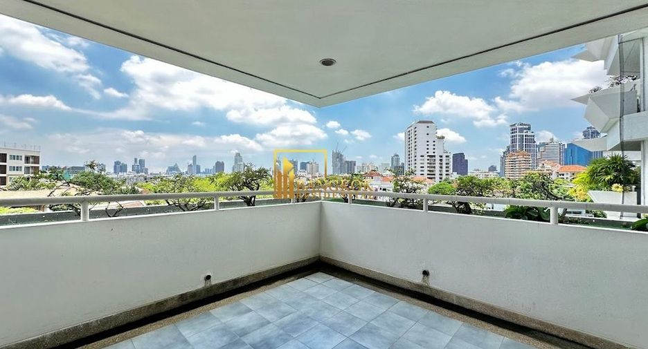À louer 4 chambres condo à Watthana, Bangkok