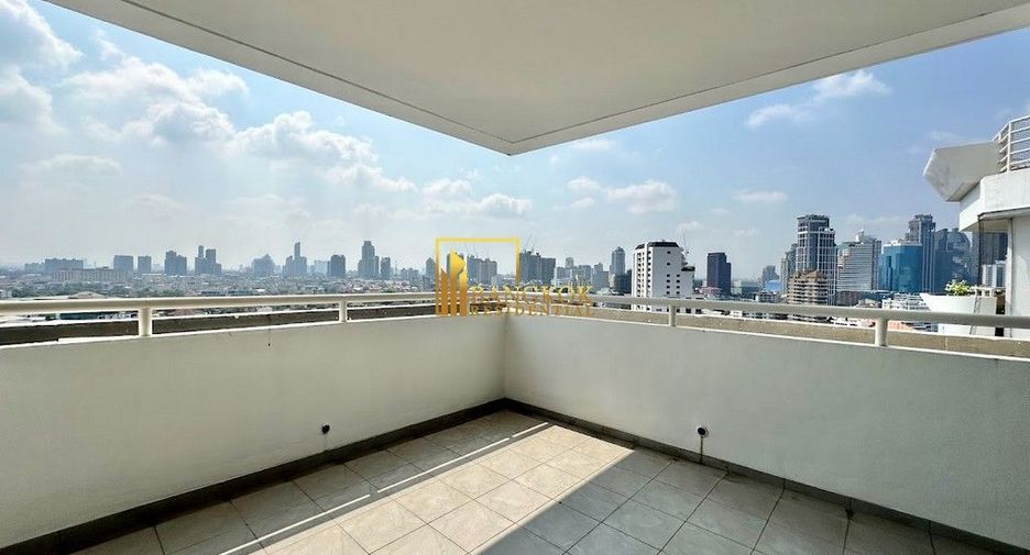 À louer 4 chambres condo à Watthana, Bangkok