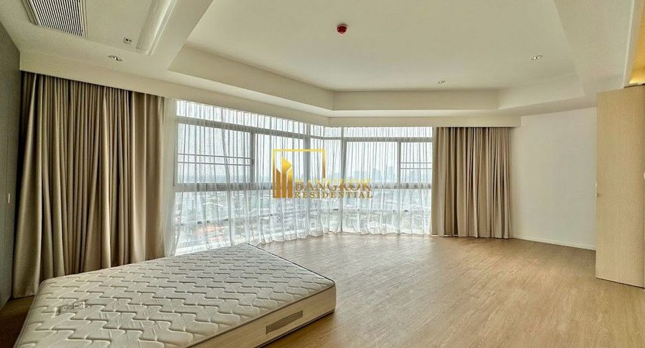 À louer 4 chambres condo à Watthana, Bangkok