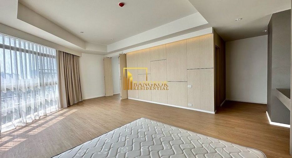 À louer 4 chambres condo à Watthana, Bangkok