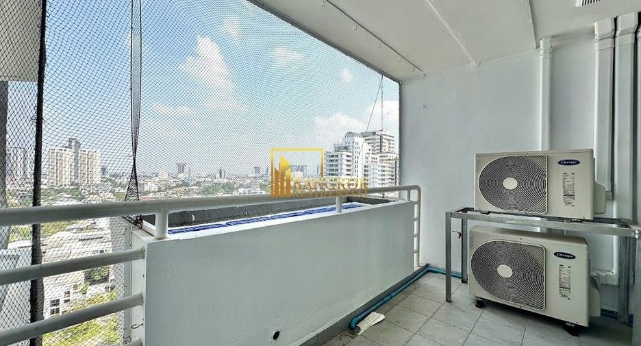 À louer 4 chambres condo à Watthana, Bangkok