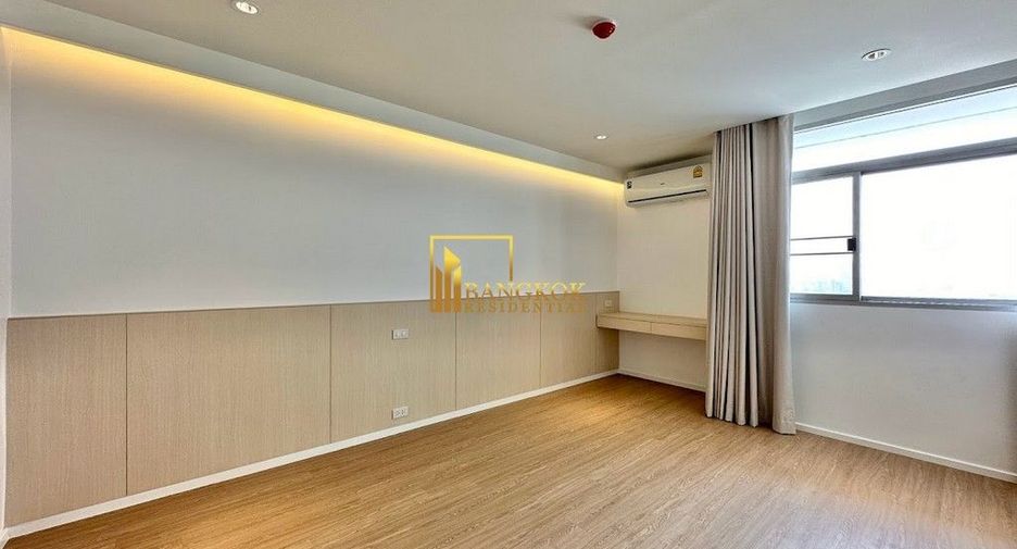 À louer 4 chambres condo à Watthana, Bangkok