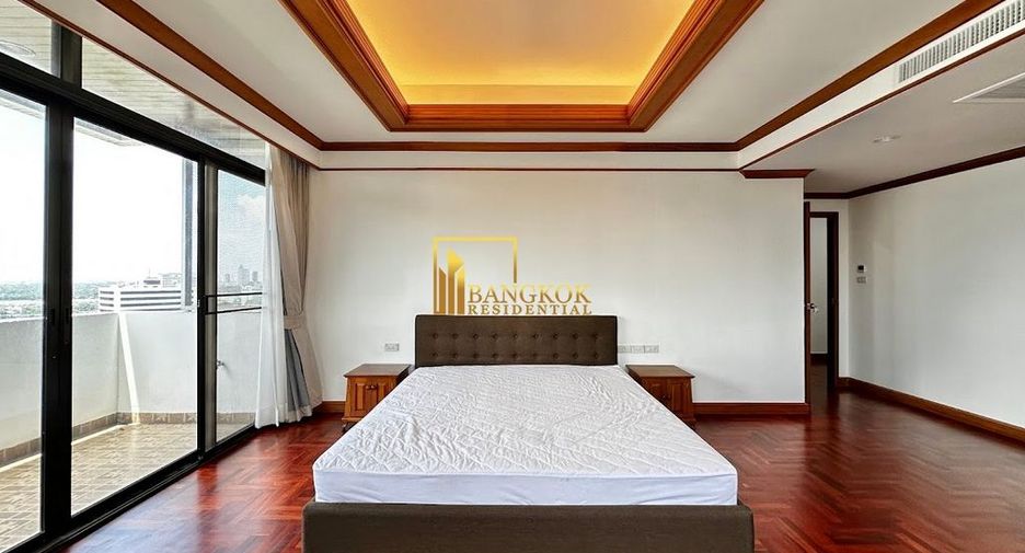 À louer 3 chambres condo à Khlong Toei, Bangkok