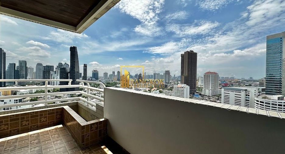 À louer 3 chambres condo à Khlong Toei, Bangkok