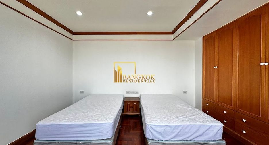 À louer 3 chambres condo à Khlong Toei, Bangkok