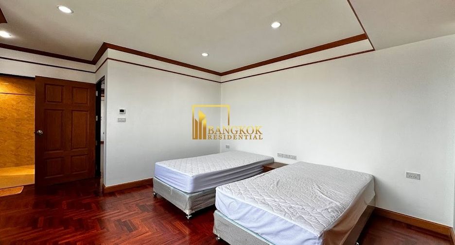 À louer 3 chambres condo à Khlong Toei, Bangkok