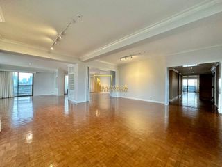 For rent 3 ベッドルーム apartment in Sathon, Bangkok
