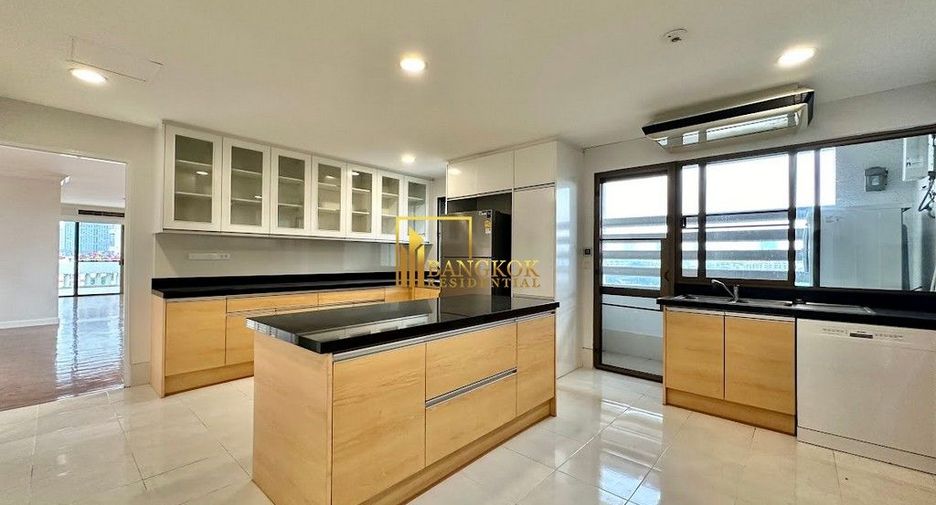 For rent 3 ベッドルーム apartment in Sathon, Bangkok