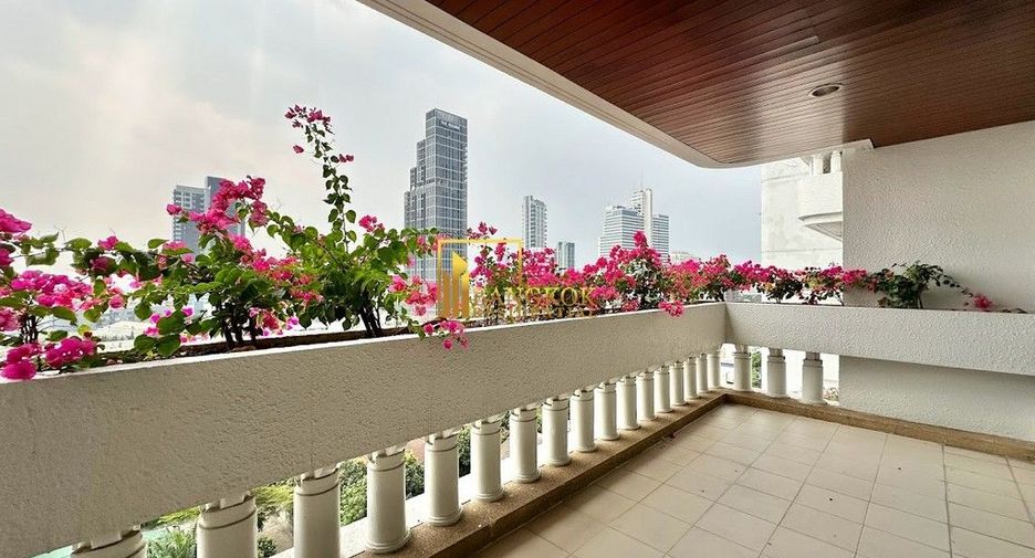 For rent 3 ベッドルーム apartment in Sathon, Bangkok