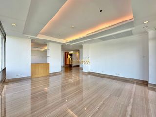 For rent 3 bedrooms apartment in Pathum Wan, Bangkok