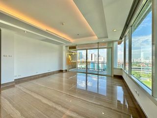 For rent 3 bedrooms apartment in Pathum Wan, Bangkok