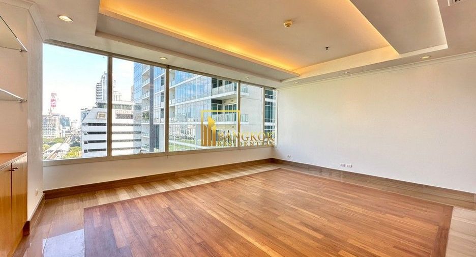 For rent 3 bedrooms apartment in Pathum Wan, Bangkok
