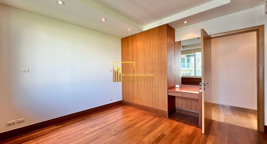 For rent 3 bedrooms apartment in Pathum Wan, Bangkok
