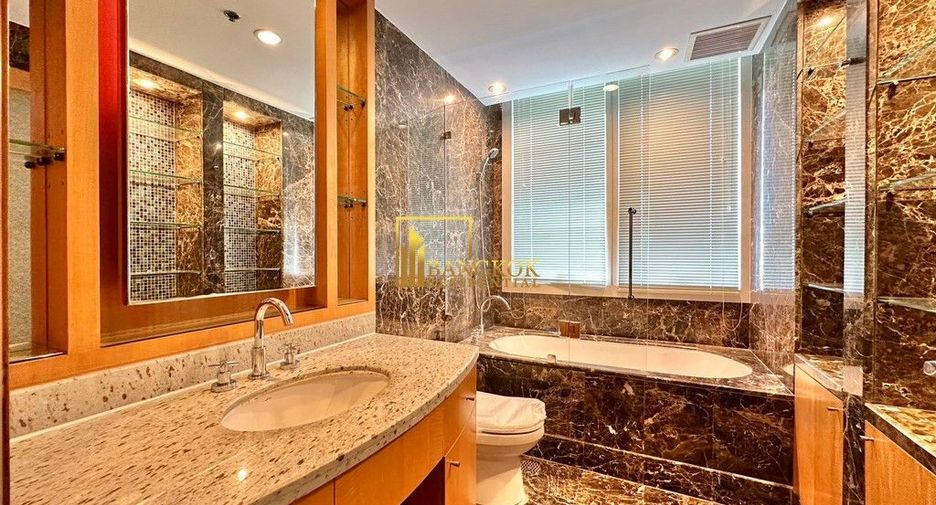 For rent 3 bedrooms apartment in Pathum Wan, Bangkok