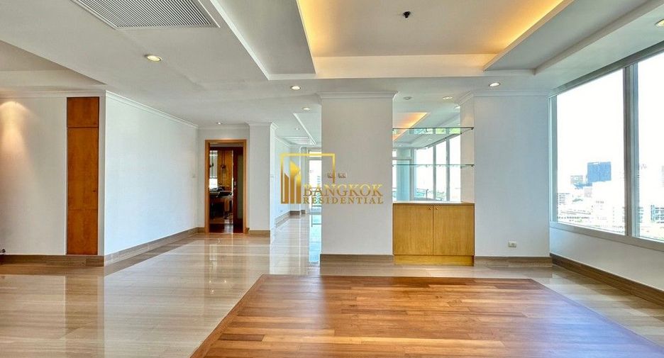 For rent 3 bedrooms apartment in Pathum Wan, Bangkok