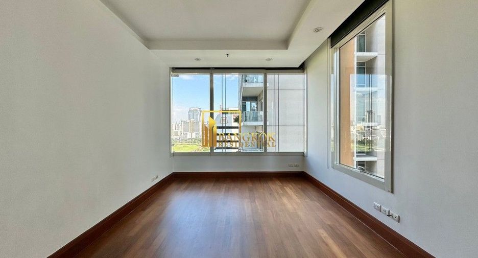 For rent 3 bedrooms apartment in Pathum Wan, Bangkok