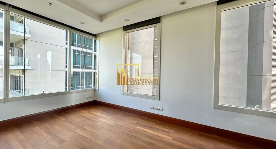 For rent 3 bedrooms apartment in Pathum Wan, Bangkok